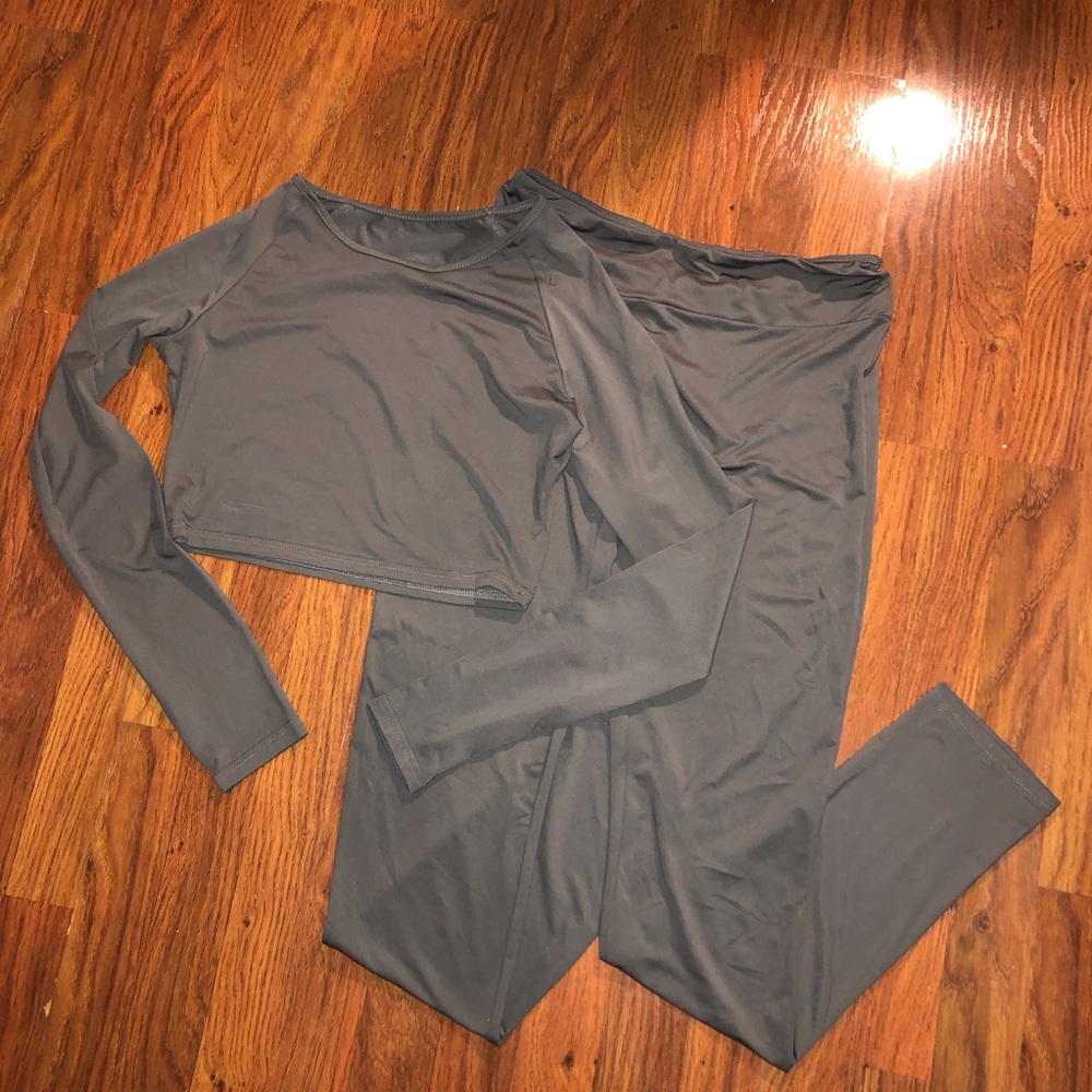Gray Long Sleeve Crop Top and Leggings Set